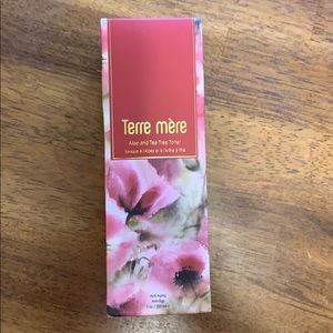 BRAND NEW!! Terre Mere